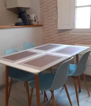 Centre Avec Garage Διαμέρισμα *